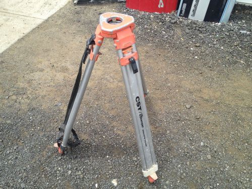 CST/berger Aluminum Threaded Flat Head Tripod (with straps) ~used (6842-OS)