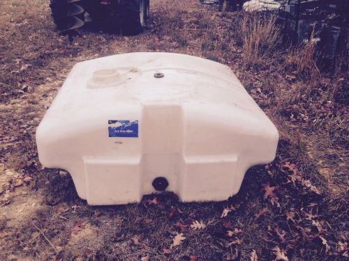 Water tank for pickup
