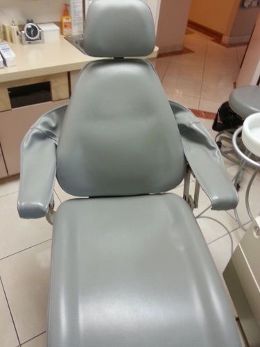 Adec Model A40188 Dental Chair with Light