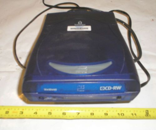 iomega 16 X 10 X 40 CD-RW Drive CDRW6402EXT w AC Adapter &amp; USB Cable