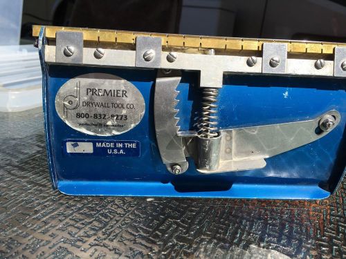 Taping Tools--Premier Blue Line 7&#034; Flat box!  Good Condition!