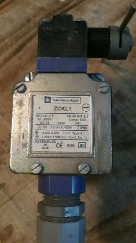 Telemecanique limit switch ZCKL1