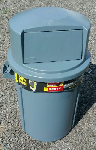 NEW 32 Gallon Rubbermaid Trash Can &amp; Dome Lid 2637-88 LOCAL PICKUP ONLY