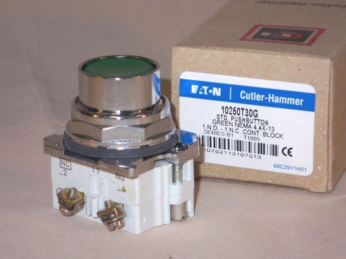 CUTLER-HAMMER 10250T30G standard green pushbutton (NIB)