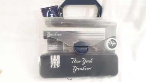 NWT Forever NY New York Yankees Desk Stationary Set in Carry Case
