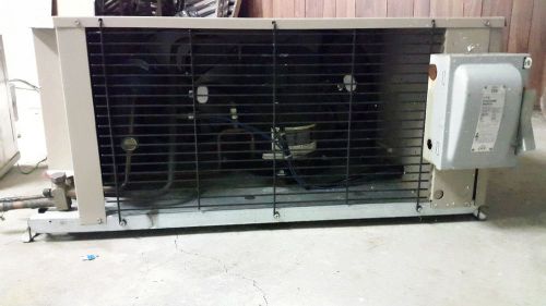 Walk-in Cooler; Door &amp; Panels/Compressor (Heatcraft LHT015H2BF) &amp; Evaporator