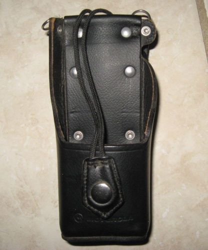 Motorola p1225 two way radio leather holster case w/clip  2 pc 1505758v09 4205 for sale