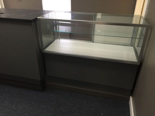 POS Display Cases and Countertop
