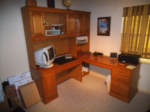 beautiful computer desk with rt hand server and 2 hutches