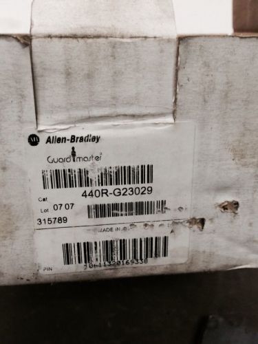 Allen Bradley 440R-G23029 Guardmaster Safety Relay Ser.A NEW