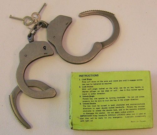 Designed for professionals stainless steel double lock handcuffs  with 2 keys for sale