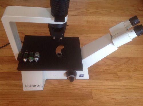 Zeiss Axiovert 25 Microscope with 4 objectives. Price Reduced!