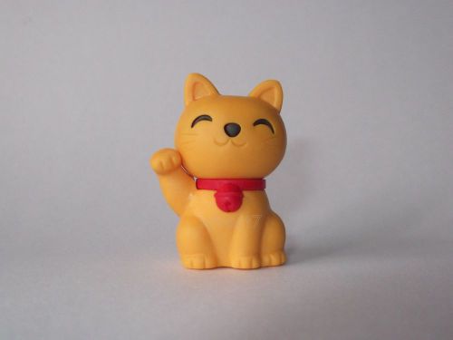Iwako Cute Japanese Fortune Wealth Cat Glittering Gold Eraser Made in Japan