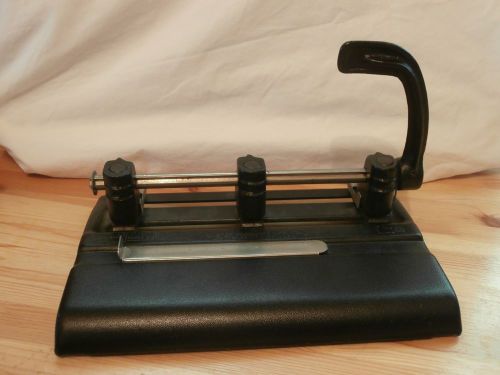 MASTER PRODUCTS HEAVY DUTY ADJUSTABLE 1325Z 3 HOLE LEVER PAPER PUNCH