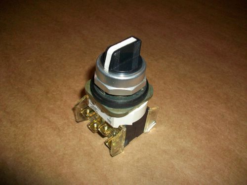 Allen Bradley 800T-J2KD7  Series T   3 Position Selector Switch  Maintained