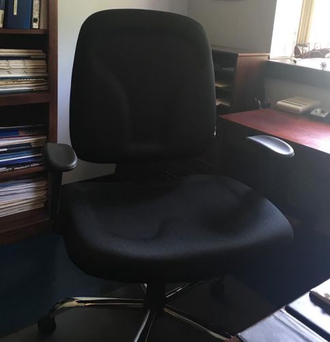 1,000-lb. Capacity Office Chair with Arms