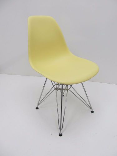 HERMAN MILLER EAMES MOLDED Plastic SIDE CHAIR with Eifel Tower WIRE BASE