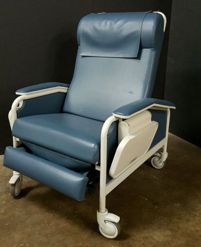 Winco Model 654 Medical Chair Recliner Bariatric geriatrics 4 wheel locking
