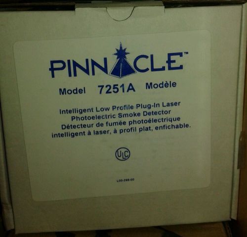 PINNACLE 7251A INTELLIGENT LOW PROFILE PHOTOELECTRIC SMOKE DETECTOR NIB PLUG-IN