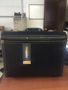 SOLO Classic Rolling Travel Case, Black with dual combination locks