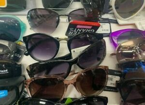 100 Pieces Mixed Style Men&#039;s Women&#039;s Kids Sunglasses wholesale Resell