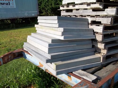 PLASTIC PALLET LOT PILE OF MIXED SIZE PALLETS PICKUP ONLY ZIP 21660