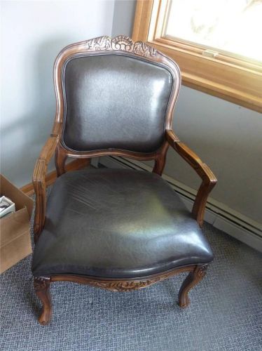 EXECUTIVE OFFICE  CHAIR WOOD, LEATHER - 5 YEARS YOUNG