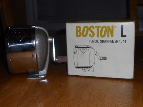 Vintage 1960&#039;s Desk Top Pencil Sharpener Boston L, 1041 (S56-43)...W/ Box
