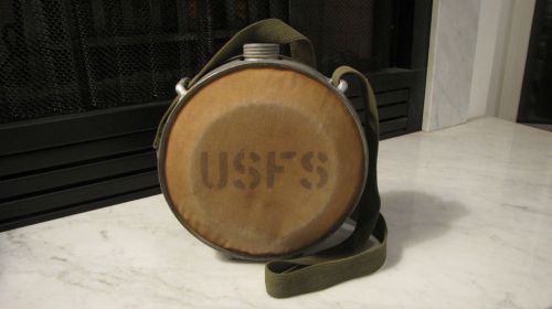 VINTAGE ORIGINAL USFS LARGE 10&#039;&#039; METAL CANTEEN CANVAS LINED WITH STRAP - NICE !