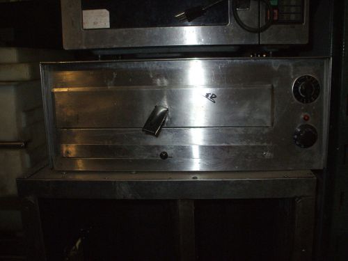 PIZZA OVEN, ONE TRAY, TIMER, THERMOSTAT, WISCO, 115VOLTS, 900 ITEMS  ON E BAY