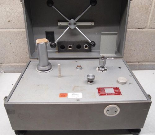 Pressurements Limited M2200/3H Deadweight Tester  200 - 10000 PSI