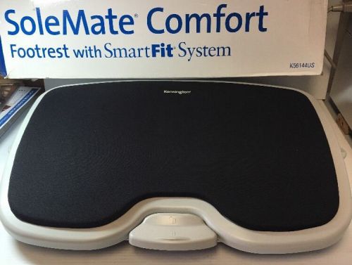 Kensington SoleMate Comfort Footrest with SmartFit System - Foot rest K56144US