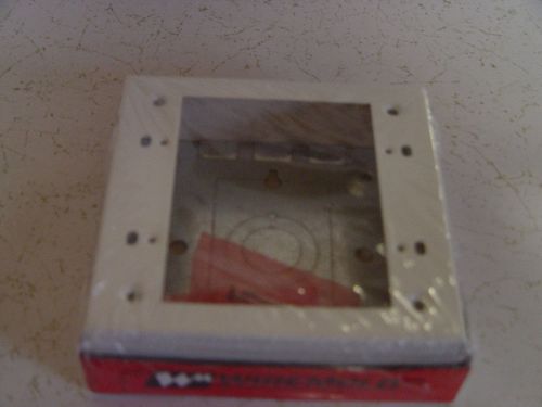 Wiremold v5747-2wh white shallow switch  box 2- gang 1-3/8&#034; new in package for sale