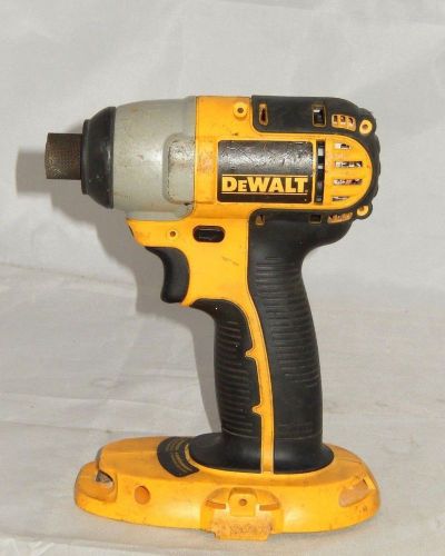 100% FUNCTIONAL ~ DC825 DeWALT 1/4&#034; CORDLESS IMPACT DRIVER 18V ~ BARE TOOL ONLY