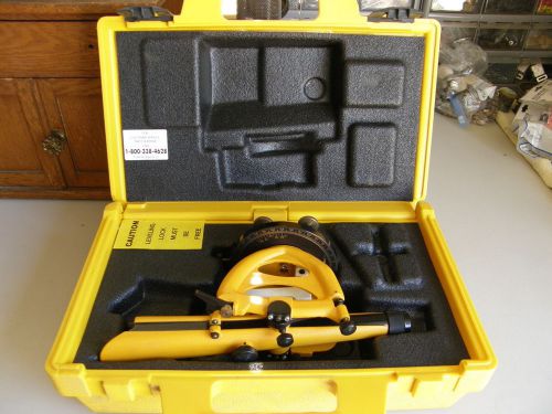 BERGER INSTRUMENTS MODEL 200 LEVEL WITH ORIGINAL CASE SURVEYING EQUIPMENT