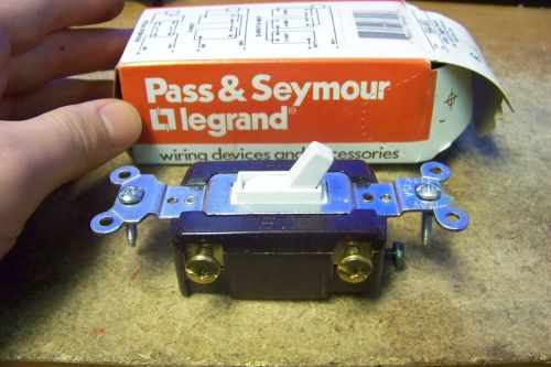 NEW Pass &amp; Seymour Legrand 664-WG 4-W Toggle Switch, 15A 120/277VAC Grounding