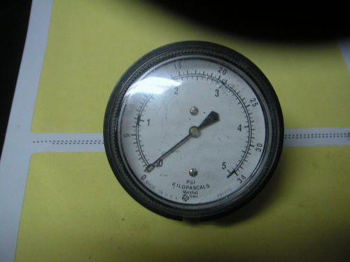 Marshall Town 34 Kilopascals, 5 PSI gauge, 2.5 inches diameter works