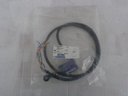 TELEMECANIQUE XCMD2515L1 Limit Switch, New in Package