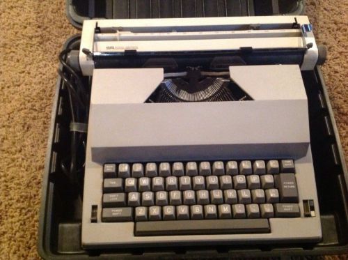 Sr2000 series electric typewriter
