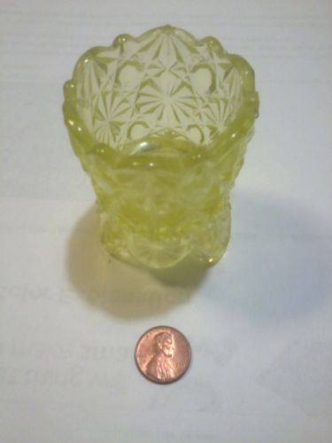 Green Vaseline Uranium Glass toothpick / match holder / shot glass art glassware