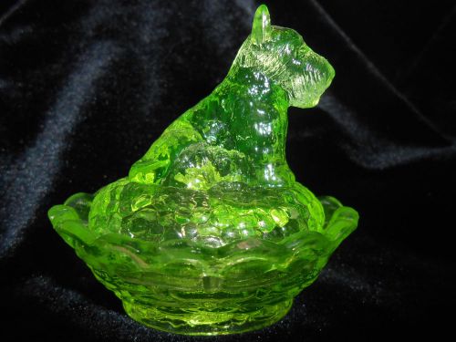 vaseline glass scottie dog salt cellar on nest basket uranium / scottish terrier