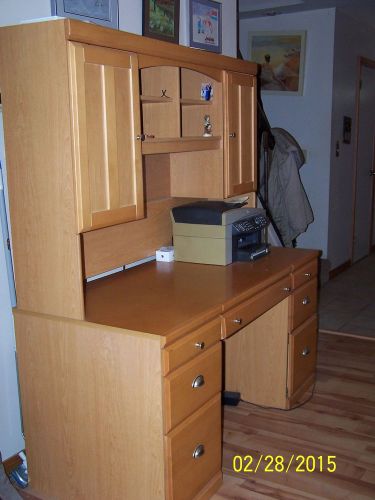 Maple 7 Drawer Desk with Matching Hutch