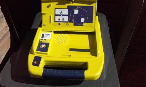 AED CARDIAC SCINCE POWERHEART  GOOD COSMETIC NO.BATTERY LOT OF 2 FOR THE PRICE