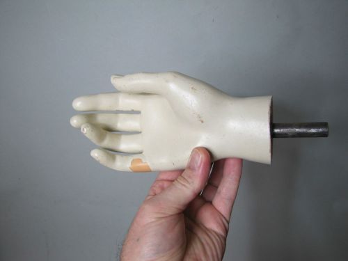 MALE MANNEQUIN HAND