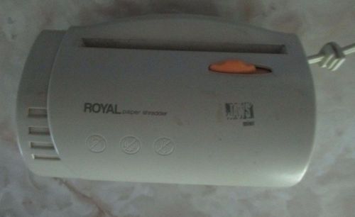 Genuine Royal 120V / 60Hz 1Amp Jaws Mini Document &amp; Ecological Paper Shredder