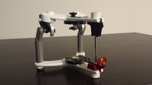 Ivoclar Stratos Denar 100 articulator with magnetic mounting plates