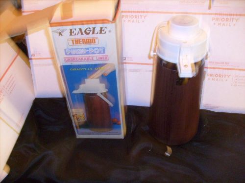 VINTAGE EAGLE THERMO PUMP POT 1.9 LITER HOT OR COLD NEW WOODGRAIN