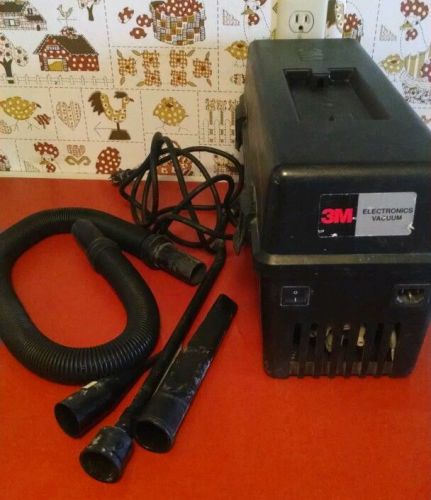 3m electronics service vacuum model #497 with accessories for sale