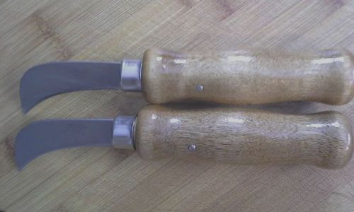 Two (2) Linoleum Knifes by Dexter Russell. 2 1/2-inch Blades. Hardwood Handles
