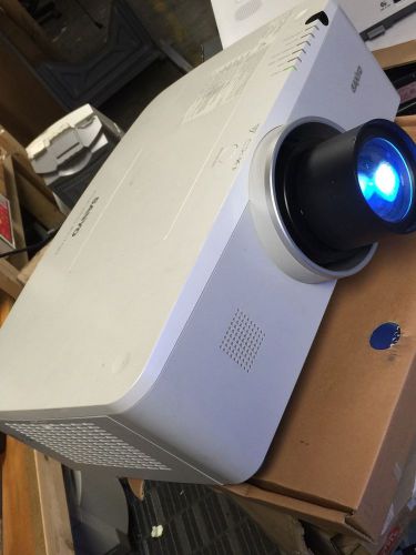 sanyo plc-xm150 LCD Projector Only 349 Hours